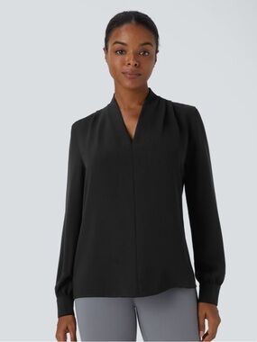 Halara Black V-Neck Blouse Size M NWT‎